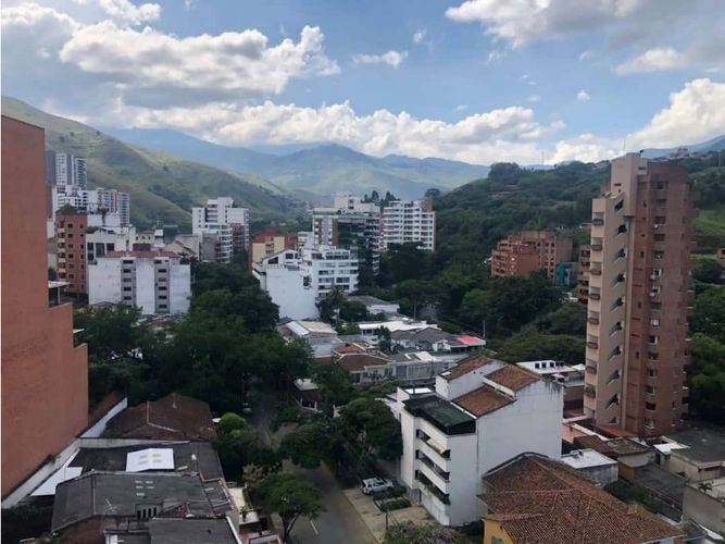 Apartamento de 5 alcobas en venta en Santa Teresita, Cali, 400 m² · foto 2 de 23