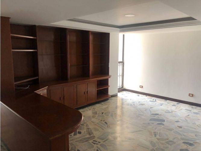 Apartamento de 5 alcobas en venta en Santa Teresita, Cali, 400 m² · foto 3 de 23