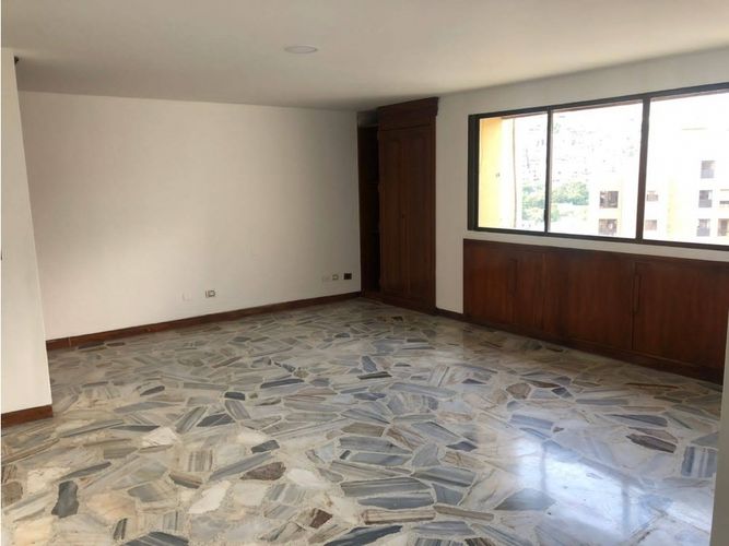 Apartamento de 5 alcobas en venta en Santa Teresita, Cali, 400 m² · foto 9 de 23