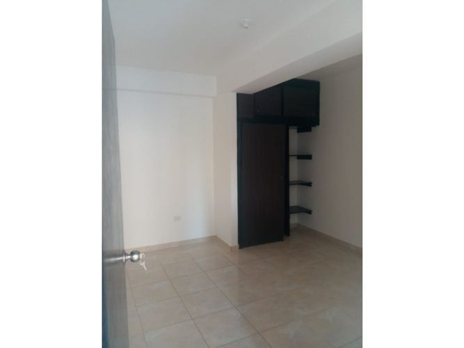 Edificio en venta en El Dorado, Cali, 920 m² · foto 4 de 17
