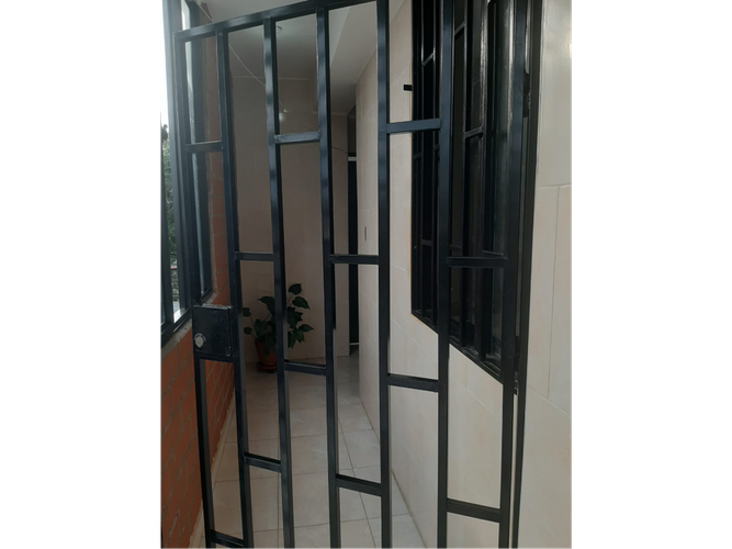 Edificio en venta en El Dorado, Cali, 920 m² · foto 10 de 17
