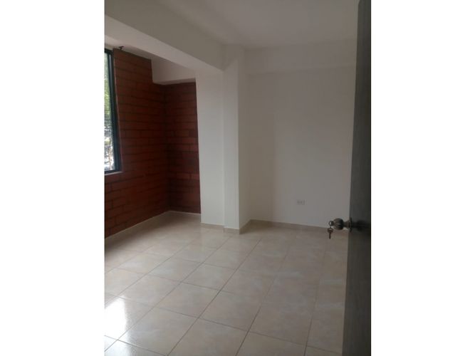 Edificio en venta en El Dorado, Cali, 920 m² · foto 12 de 17