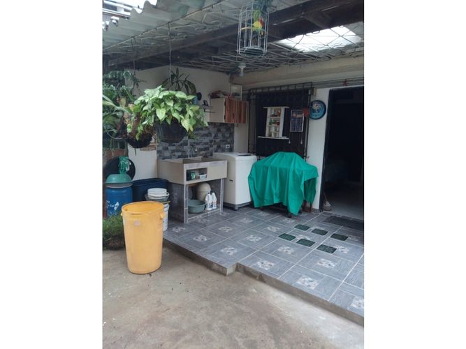 Casa de 5 alcobas en venta en Departamental, Cali, 260 m² · foto 8 de 19