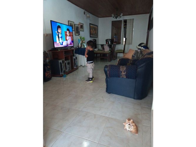 Casa de 5 alcobas en venta en Departamental, Cali, 260 m² · foto 11 de 19