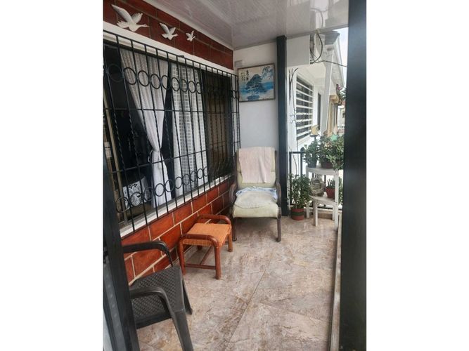 Casa de 5 alcobas en venta en Departamental, Cali, 260 m² · foto 12 de 19