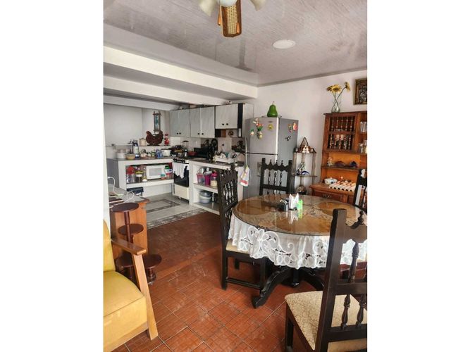 Casa de 5 alcobas en venta en Departamental, Cali, 260 m² · foto 14 de 19