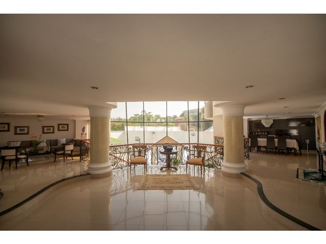 Casa de 8 alcobas en venta en Ciudad Jardin, Cali, 600 m² · foto 6 de 10