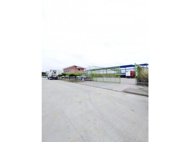 Bodega en venta en Zona Industrial, Cali, 350 m² · foto 2 de 16