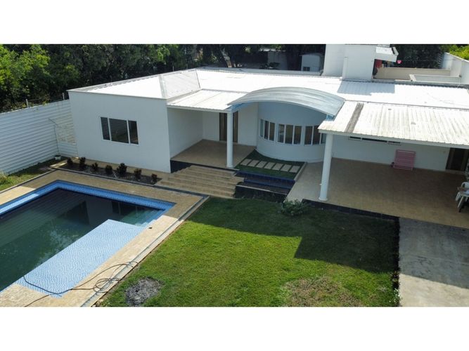 Casa de 8 alcobas en venta en Pance, Cali, 1100 m² · foto 2 de 21