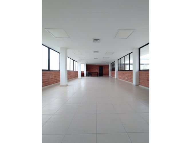 Bodega en venta en Zona Industrial, Cali, 350 m² · foto 9 de 16