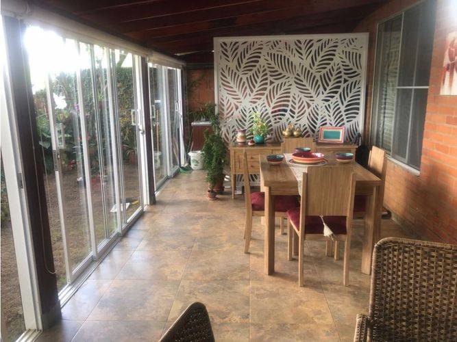 Casa de 3 alcobas en venta en El Castillo, Jamundí, 253 m² · foto 8 de 24