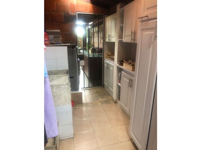 Casa de 3 alcobas en venta en El Castillo, Jamundí, 253 m² · foto 9 de 24