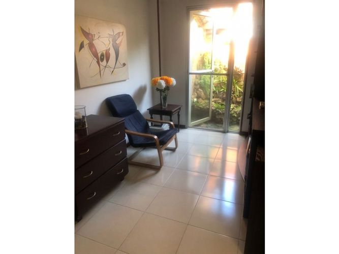 Casa de 3 alcobas en venta en El Castillo, Jamundí, 253 m² · foto 14 de 24