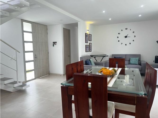 Casa de 3 alcobas en venta en Peon, Jamundí, 252 m² · foto 2 de 24