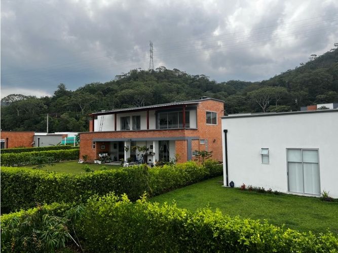 Casa de 3 alcobas en venta en Peon, Jamundí, 252 m² · foto 23 de 24