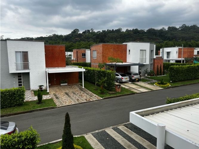 Casa de 3 alcobas en venta en Peon, Jamundí, 252 m² · foto 24 de 24
