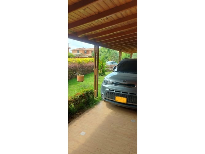 Casa de 6 alcobas en venta en El Castillo, Jamundí, 310 m² · foto 5 de 24