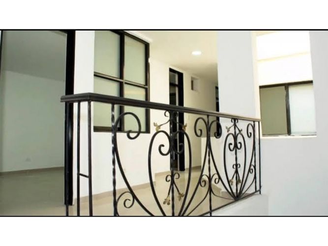 Casa de 6 alcobas en venta en Centenario, Cali, 245 m² · foto 9 de 11