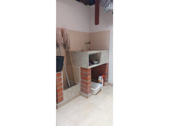 Casa de 6 alcobas en venta en El Castillo, Jamundí, 310 m² · foto 15 de 24