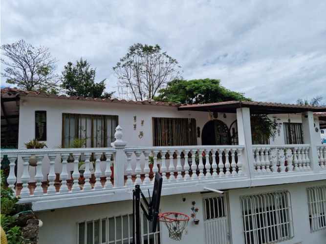 Casa de 5 alcobas en venta en Campo Alegre, Cali, 600 m² · foto 3 de 22
