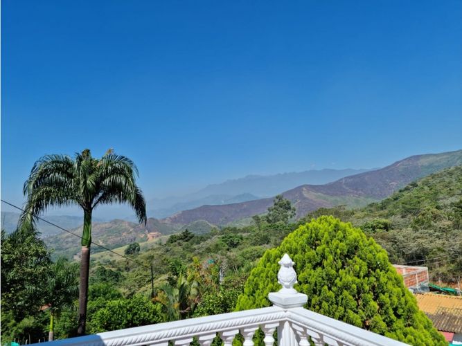 Casa de 5 alcobas en venta en Campo Alegre, Cali, 600 m² · foto 20 de 22