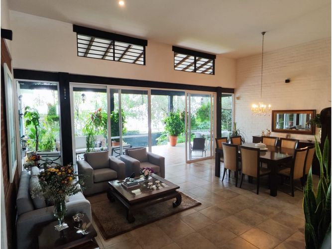 Casa de 6 alcobas en venta en La Buitrera, Cali, 250 m² · foto 4 de 24