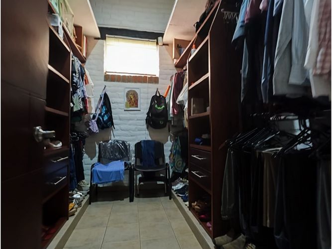 Casa de 6 alcobas en venta en La Buitrera, Cali, 250 m² · foto 11 de 24