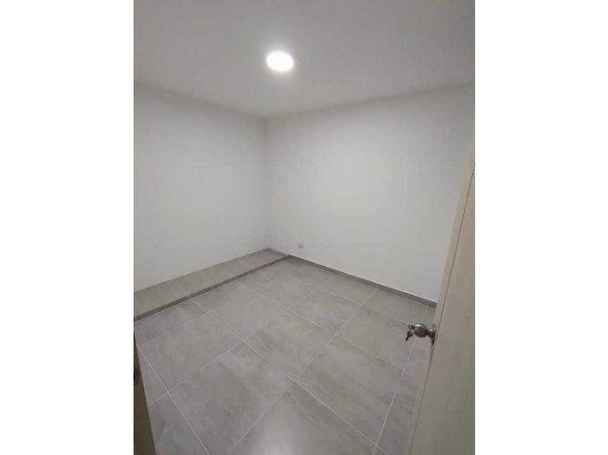 Apartamento de 2 alcobas en venta en Villas De Veracruz, Yumbo, 52 m² · foto 13 de 24