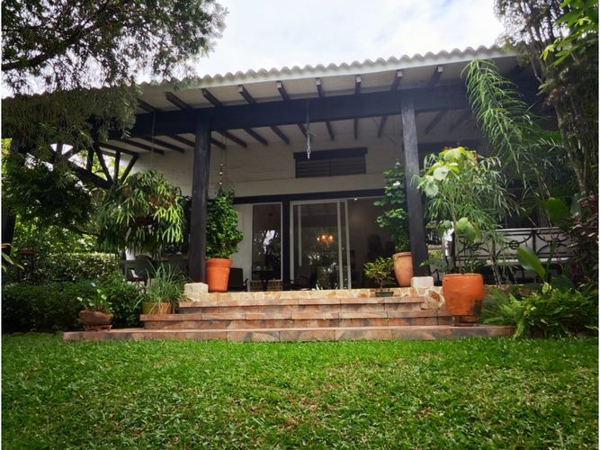 Casa de 6 alcobas en venta en La Buitrera, Cali, 250 m² · foto 19 de 24