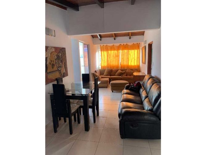 Casa de 5 alcobas en venta en Sesquicentenario, Palmira, 300 m² · foto 3 de 24