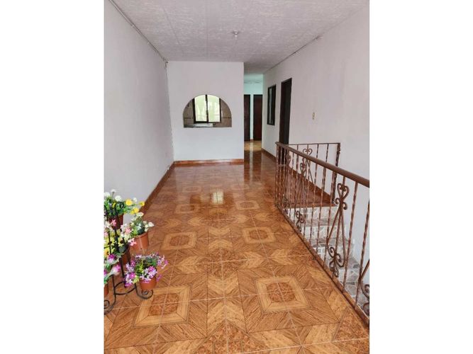 Casa de 5 alcobas en venta en Sesquicentenario, Palmira, 300 m² · foto 16 de 24