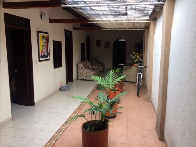 Casa de 4 alcobas en venta en Barrio Nuevo, Palmira, 252 m² · foto 5 de 12