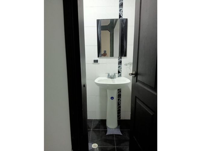 Casa de 5 alcobas en venta en Valle Del Lili, Cali, 330 m² · foto 4 de 20