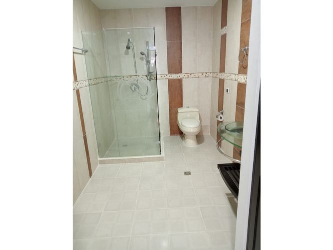 Casa de 5 alcobas en venta en Valle Del Lili, Cali, 330 m² · foto 15 de 20