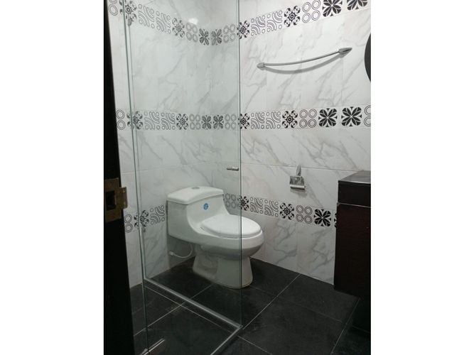 Casa de 5 alcobas en venta en Valle Del Lili, Cali, 330 m² · foto 19 de 20
