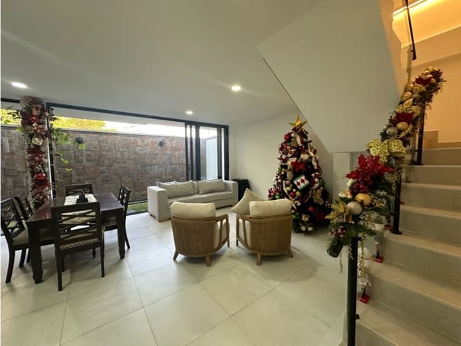 Casa de 4 alcobas en venta en Panamericano, Jamundí, 238 m² · foto 3 de 24