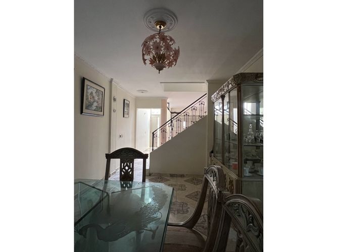 Casa de 6 alcobas en venta en Caney, Cali, 275 m² · foto 2 de 10