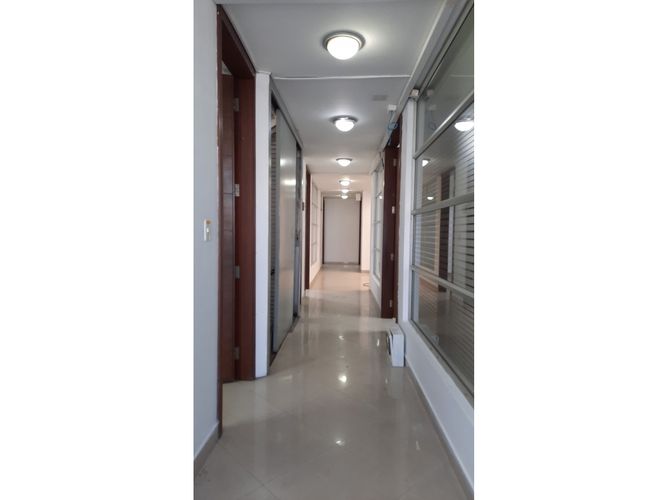 Edificio en venta en San Vicente, Cali, 713 m² · foto 2 de 24