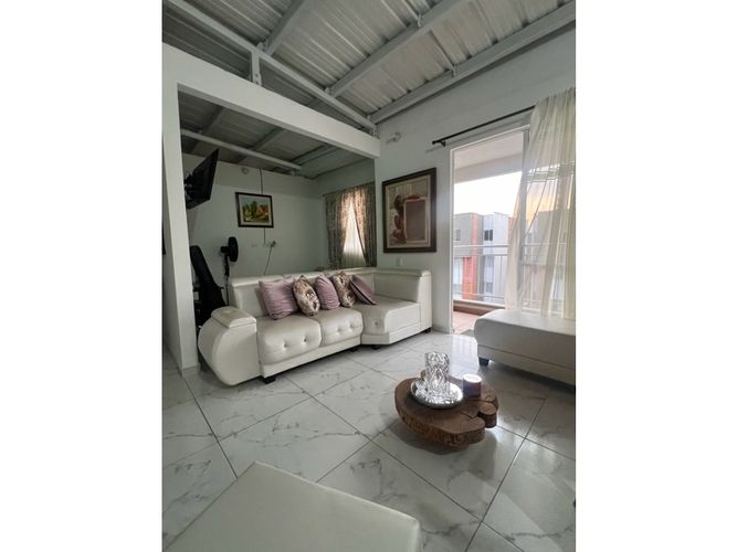 Apartamento de 2 alcobas en venta en Lili, Cali, 75 m² · foto 2 de 10
