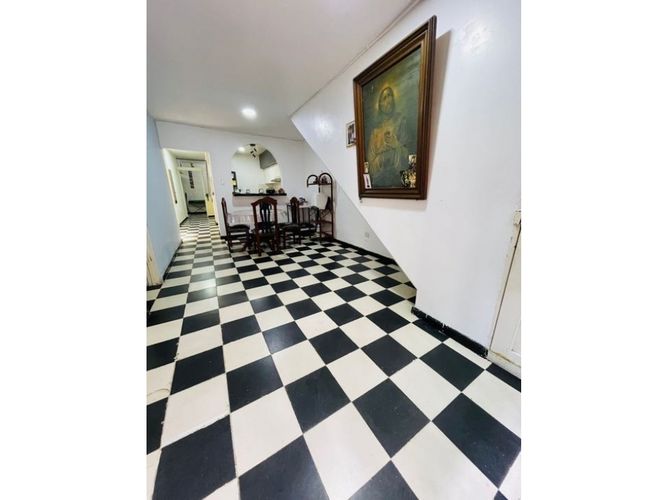 Casa de 7 alcobas en venta en Alfonso Bonilla Aragon, Cali, 210 m² · foto 2 de 9