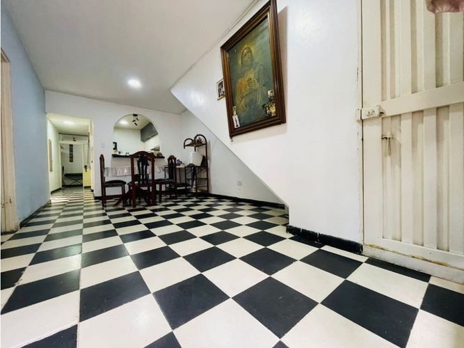 Casa de 7 alcobas en venta en Alfonso Bonilla Aragon, Cali, 210 m² · foto 3 de 9