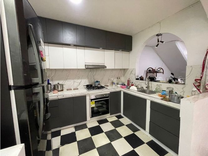 Casa de 7 alcobas en venta en Alfonso Bonilla Aragon, Cali, 210 m² · foto 6 de 9