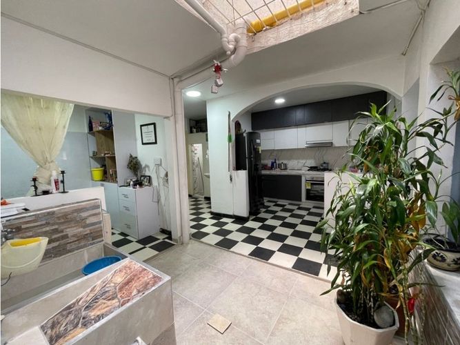 Casa de 7 alcobas en venta en Alfonso Bonilla Aragon, Cali, 210 m² · foto 7 de 9