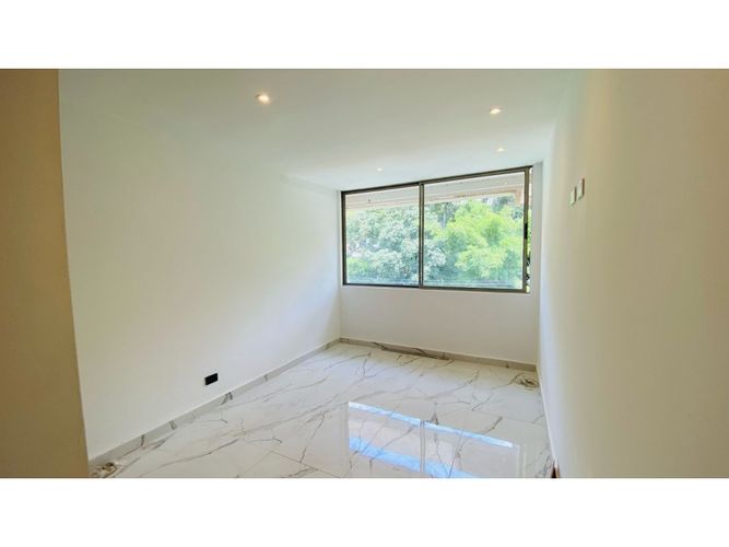 Apartamento de 5 alcobas en venta en Menga, Cali, 257 m² · foto 9 de 24