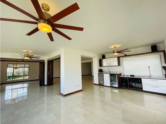 Apartamento de 4 alcobas en venta en Aguacatal, Cali, 360 m² · foto 5 de 22