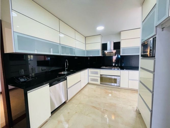 Apartamento de 4 alcobas en venta en Aguacatal, Cali, 360 m² · foto 8 de 22