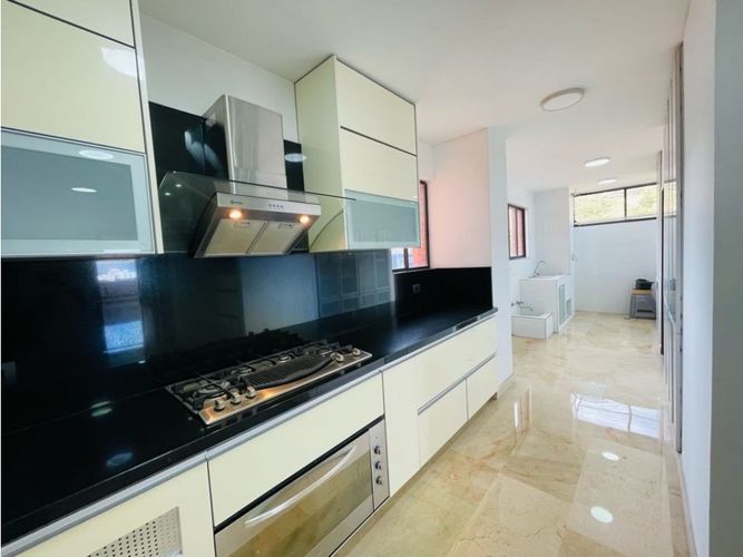 Apartamento de 4 alcobas en venta en Aguacatal, Cali, 360 m² · foto 9 de 22