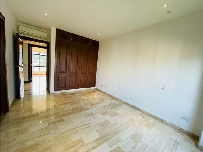 Apartamento de 4 alcobas en venta en Aguacatal, Cali, 360 m² · foto 16 de 22