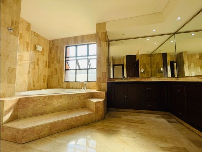 Apartamento de 4 alcobas en venta en Aguacatal, Cali, 360 m² · foto 18 de 22
