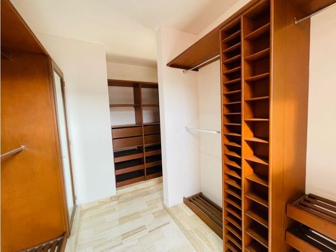 Apartamento de 4 alcobas en venta en Aguacatal, Cali, 360 m² · foto 20 de 22
